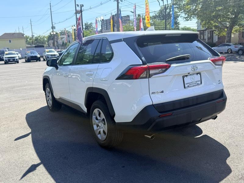 2024 Toyota RAV4 LE AWD - Imagen 6