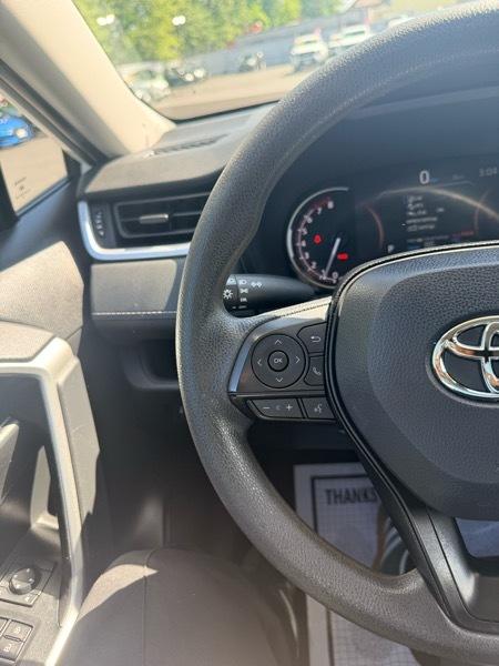 2024 Toyota RAV4 LE AWD - Imagen 18