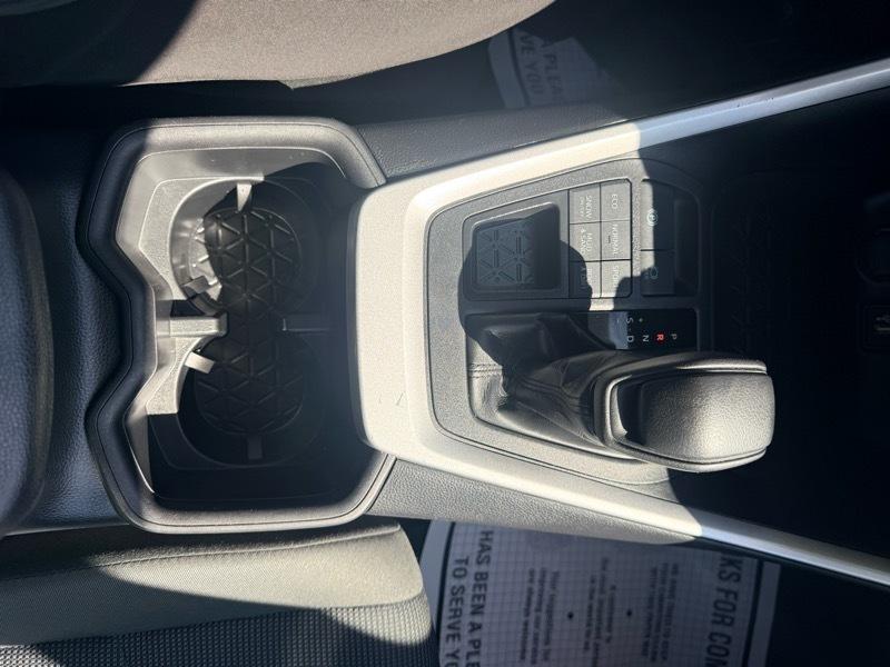 2024 Toyota RAV4 LE AWD - Imagen 22