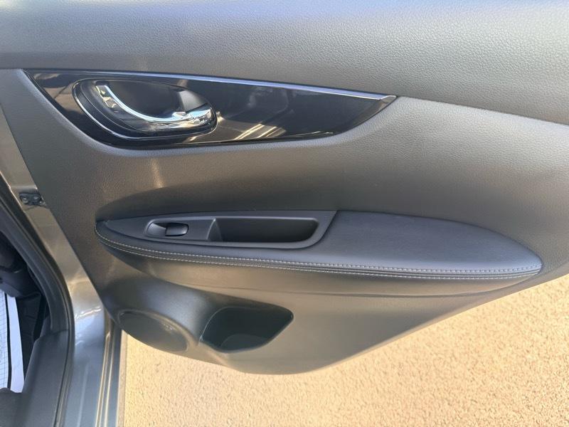 2019 Nissan Rogue Sport SL AWD - Imagen 18