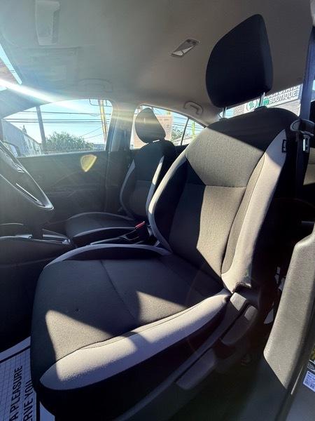 2025 Nissan Versa S CVT - Imagen 9